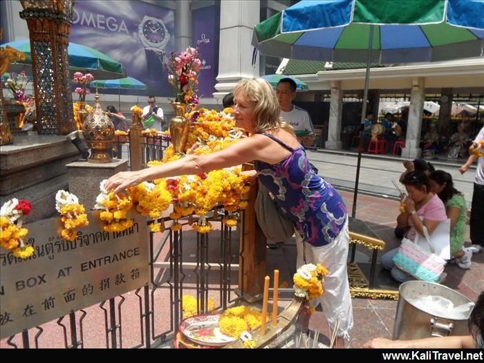 bangkok_erawan_shrine_thailand