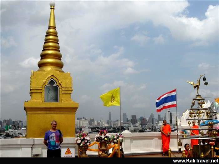 golden_mount_temple_bangkok_thailand