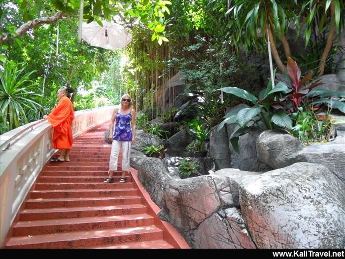 golden_mount_temple_bangkok_thailand