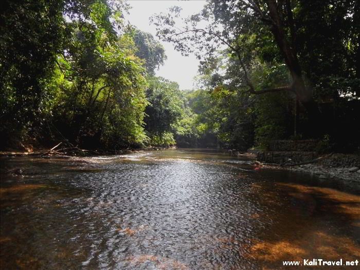 kanan_river_sarawak_borneo