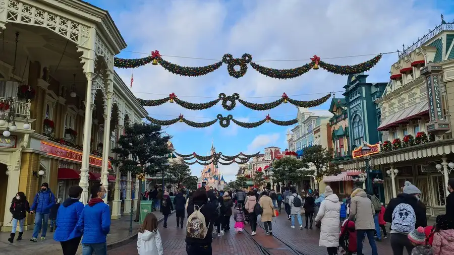 Christmas decorations in Eurodisney.