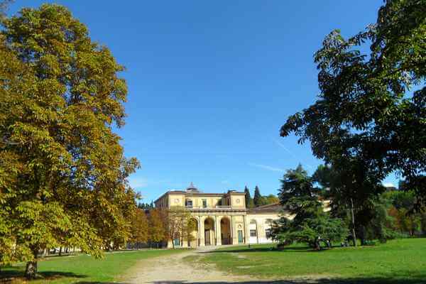 Scuderie Reali Gardens with Florence Art Institute in the background.