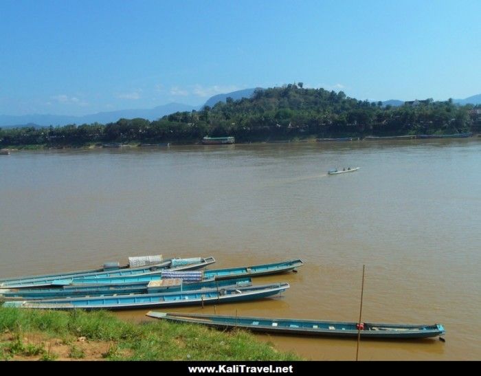 luang-prabang-canoes-mekong-ban-xieng-mene-laos