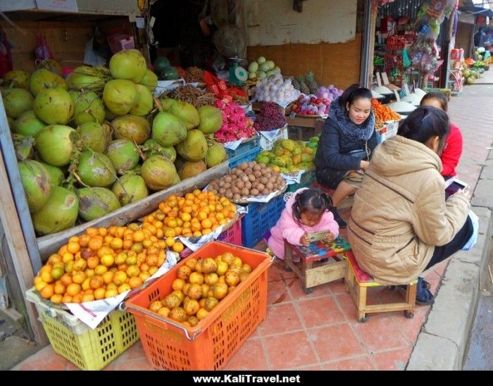 luang-prabang-fruit-store-laos