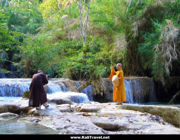 luang-prabang-kunasi-falls-buddhist-monk-laos
