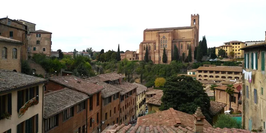 View to Basilica Cateriniana di San Domenico on an itinerary of Siena.