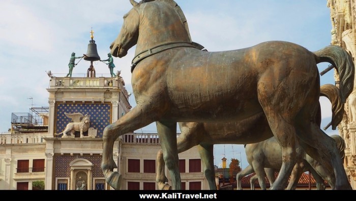 Replicas of St Mark's Gilt Horses on the façade of Venice Cathedral