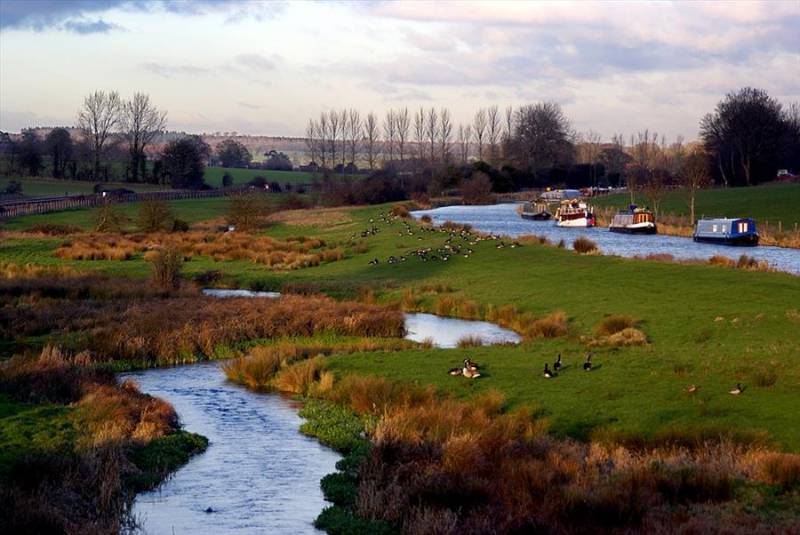  View of canals from Great Bedwyn Bridge in Wiltshire.